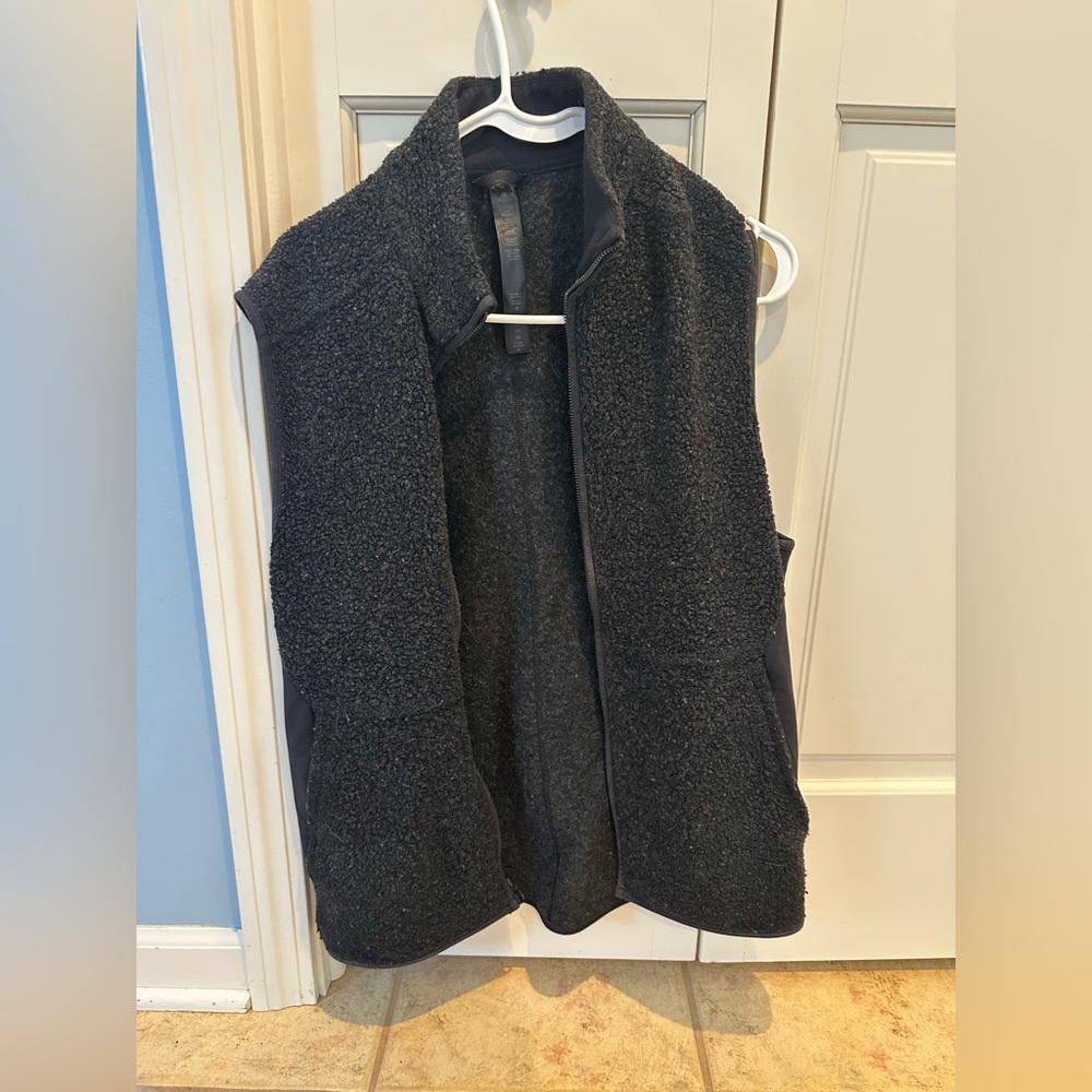Lululemon Men’s Wool Vest - Medium
